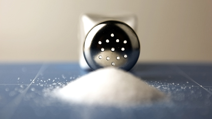 آیا مصرف نمک باعث چاقی می‌شود؟